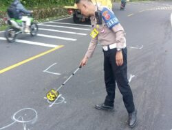 Polsek Cisarua Bersama Unit Laka Lantas Tangani Kecelakaan Lalu Lintas di Jalan Raya Cisarua Puncak, Satu Orang Luka Ringan