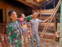 Sinergitas TNI-Polri Desa Cisarua Wilayah Hukum Polsek Nanggung Sambang DNA Cek Lokasi Rumah Warga Yang Sedang di Renovasi