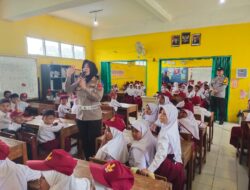 Polsek Sukaraja Bogor Giat Cooling Sistem Sambangi SDN Katulampa 4 Edukasi Siswa Soal Bullying Kenakalan Remaja dan Tawuran