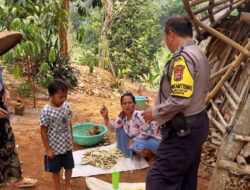 Bhabinkamtibmas Desa Mekarsari Polsek Rumpin Sambangi Warga Berikan Pesan dan Himbau Kamtibmas