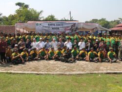 Sebagai Wujud Kepedulian, Prajurit Yonif 318/Adhirajasa Yudha Laksanakan Karya Bakti di Ponpes Al Bayan