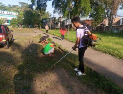 Karang Taruna Kec. Cibatu Kab. Garut Gelar Kerja Bakti Bersihkan Alun-alun Bersama Warga