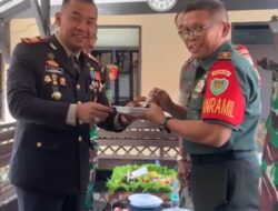 Wujud Sinergitas TNI-POLRI, Danramil 0621-11 Ciawi Kunjungi Mapolsek Ciawi Dalam Rangka HUT Bhayangkara Ke-79 Tahun 2025