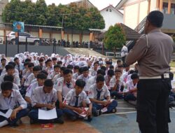 Polsek Citeureup Berikan Penyuluhan Tertib Berlalulintas dan Bahaya Narkoba Kepada Pelajar Dalam Sosialisasi MPLS