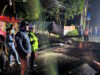 Sinergi Tanggap Darurat, Polsek Ciawi dan Stakeholder Evakuasi Pohon Tumbang Tutup Jalan Utama, Petugas Bergerak Cepat