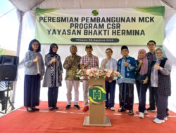 Yayasan Bakti Hermina Bangun Tiga Fasilitas MCK untuk Warga Jombang