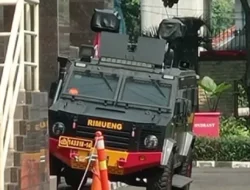 Rantis Brimob Gilas Pengemudi Ojol