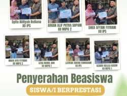 SMA PGII 2 Bandung Serahkan Beasiswa Prestasi dari Yayasan Pendidikan PGII