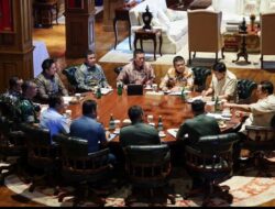 Presiden Prabowo Gelar Ratas dengan Petinggi TNI, Bahas Situasi Global