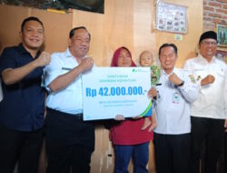 Sekda Cilegon Hadir di Rumah Duka, Santunan Kematian Nelayan Disalurkan Lewat Program APBD