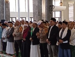 Kapolsek Ciawi Beserta Camat dan Perwakilan Danramil Laksanakan Kegiatan Sholat Subuh Berjamaah