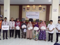 Rumah Zakat Cilegon Bagikan Puluhan Sembako untuk Warga Kurang Mampu