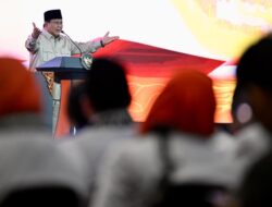 Prabowo Tunda Target 82 Juta Penerima MBG, Ribuan Kasus Keracunan Jadi Alarm Nasional