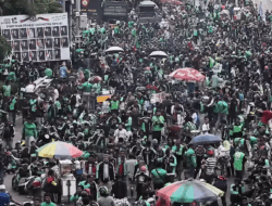 Menteri Perhubungan Dianggap Pro Kapitalis, Ribuan Ojol dan Mahasiswa BEM UI Siap Guncang Senayan!