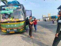 Diduga Lolos Pengawasan, Bus ALS Angkut Kendaraan R2
