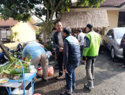 Polsek Ciawi Gelar Kegiatan Sarapan Pagi Kamtibmas Bersama Driver Ojol Selter Gardu PLN Ciawi