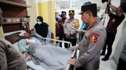 Kapolri Kunjungi Korban Ledakan SMAN 72