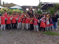 Berbagi Kebahagiaan: Ayah Ariyo Bersama Puluhan Anak Yatim Gembira Bersama Di Taman Dinosaurus “Senyum Tamanan” Bantul Yogyakarta
