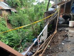 Hujan Deras Picu Longsor di Kalimati Karang Tanjung, Sejumlah Rumah Warga Terdampak