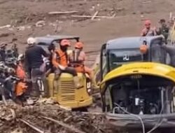 23 Prajurit TNI AL Terjaring Longsor di Cisarua Bandung Barat, 5 Dievakuasi dan Pencarian Masih Berlanjut