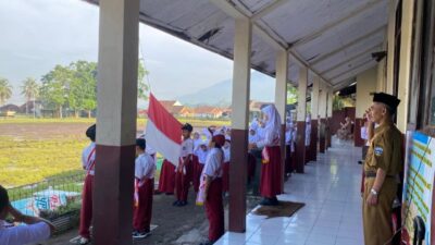 SDN 1 Sukamukti Garut Gelar Upacara Bendera Rutin, Tanamkan Nilai Kebangsaan dan Karakter Bangsa