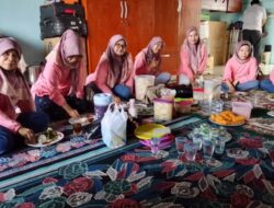 Kompak dan Harmonis, Keluarga Besar SMK Kimia Permentasi Bandung Sambangi Rumah Kepala Sekolah Jelang Ramadhan