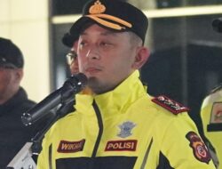 Terminal Cibinong Bogor Jadi Sasaran Razia, TNI-Polri Amankan 124 Botol Miras dari Warung