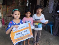 Bantu Penyintas Banjir di Sawang Lazismu Aceh Utara Bagikan Ratusan Paket Berbuka