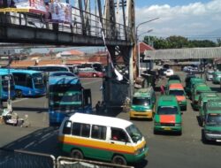 Uang Saku Dibayar, Nafkah Hilang: Dedi Mulyadi ‘Liburkan’ Sopir Angkot dan Tukang Becak