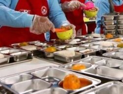 Mengaku Cucu Menteri,  Minta Anggaran MBG Dimanipulasi: Anak Sekolah yang Dirugikan