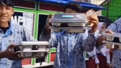 Aroma Busuk di Balik Program Gizi: Siswa SMP di Dayeuhkolot Kabupaten Bandung Kembalikan Paket Makanan