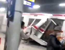 TABRAKAN MEMATIKAN DI BEKASI TIMUR: ARGO BROMO ANGGREK HANTAM KRL DARI BELAKANG, 52 LUKA BERAT