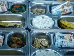 Warga Labuan Gedor Kantor Kecamatan: Tuntut Dapur SPPG 004 Ditutup, Program MBG Dinilai Tercoreng