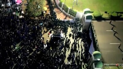 Mahasiswa Kepung Parlemen, DPR Gelar Dialog Tertutup
