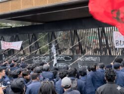 Gelombang Protes Mahasiswa: Alarm Keras untuk Pemerintah dan DPR