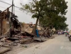 Trotoar Pasirkoja Dibersihkan, Bangunan Liar Dibongkar