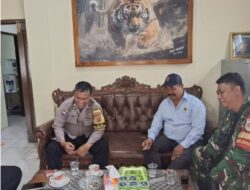 Sinergi TNI-Polri: Polsek Megamendung Gelar Sambang Warga di Desa Gadog, Berikan Edukasi Keamanan dan Cegah TPPO