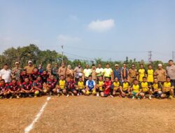 Kapolsek Lakukan Tendangan Pertama, Turnamen Muspika Cup Sepak Bola Meriahkan HUT RI ke-81 Resmi Dimulai