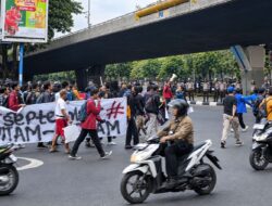 Mahasiswa Jabar Gelar Aksi “Indonesia Gawat Darurat” di Dago