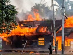 Karhutla Makin Tak Terkendali, Api Merembet ke Permukiman, Sejumlah Rumah Warga Hangus