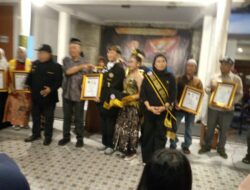 K.H.MaimunThoha: “Melukis Adalah Media Menata Hati, Mengelola Pikiran dan Mengolah Jiwa Yang Sangat Baik Untuk Kesehatan Jasmani dan Ruhani”